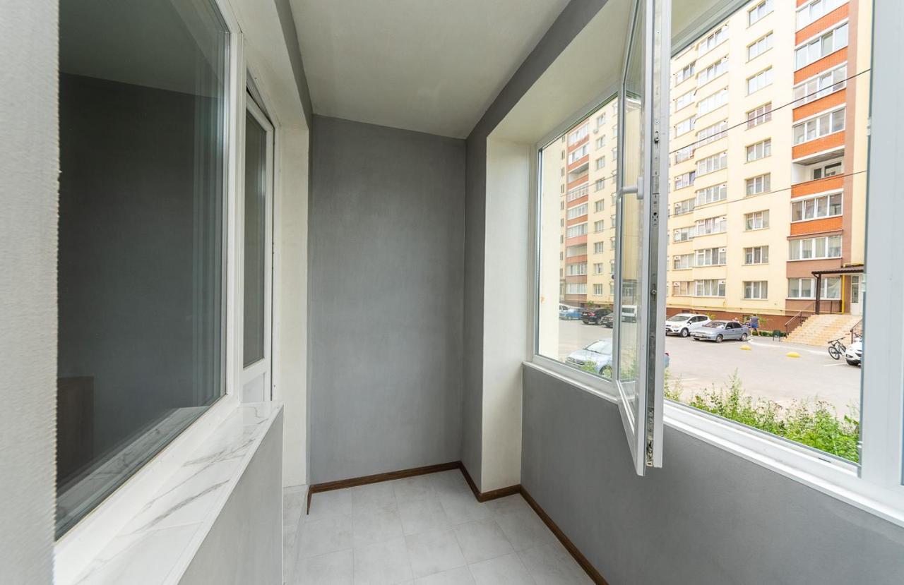 Новая Уютная Однокомнатная Квартира В Новострое Khmel'nyts'kyy Exterior photo